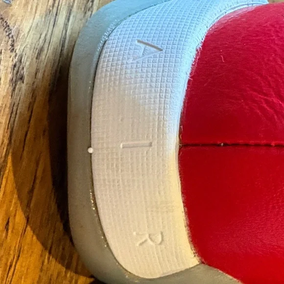 Nike Air Jordan 11 Mids Red size 11 like new - Picture 11 of 16